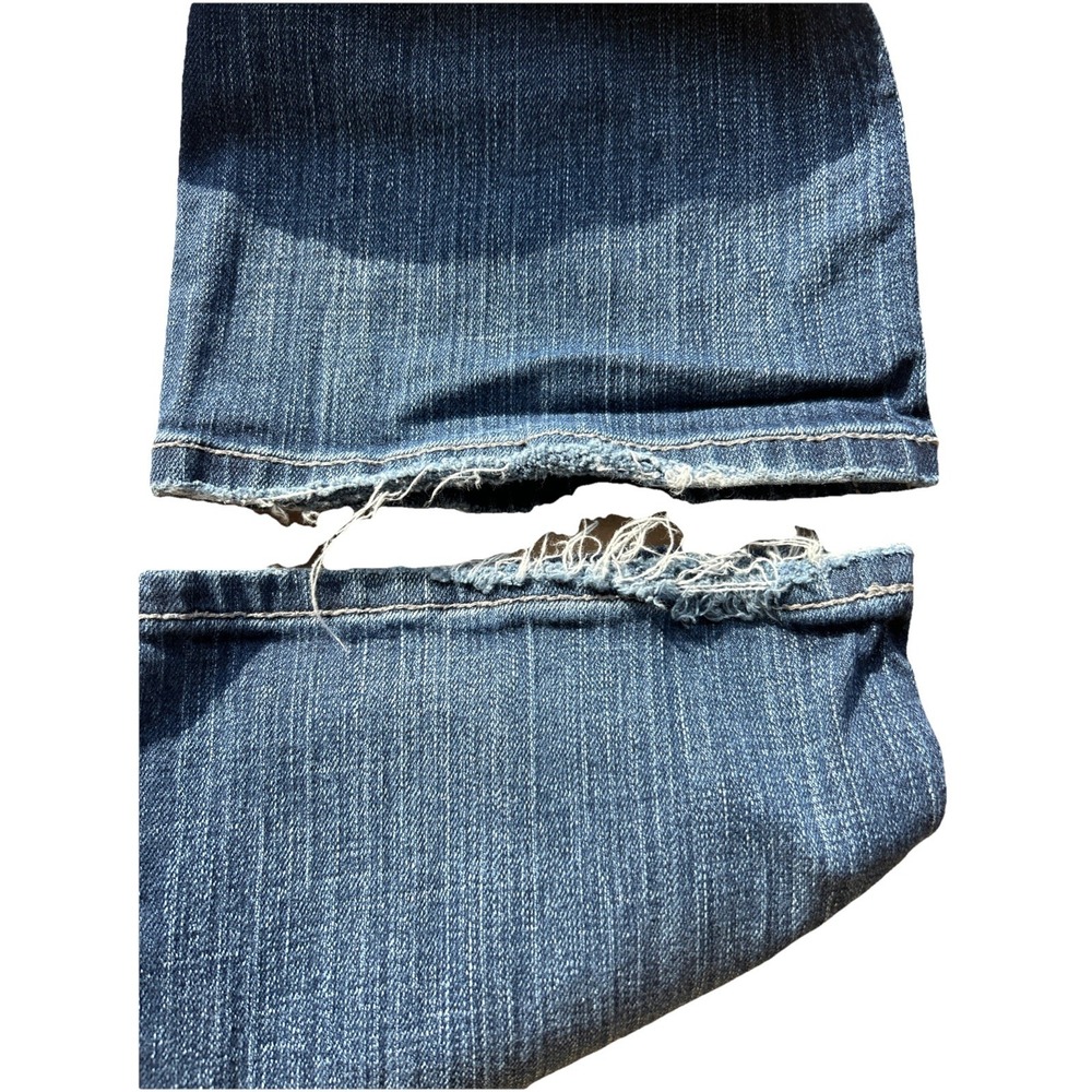 BKE  Stella Jeans Women 29x31 1/2 Blue Low Rise Bootcut Med Wash Heel Drag - Picture 9 of 9